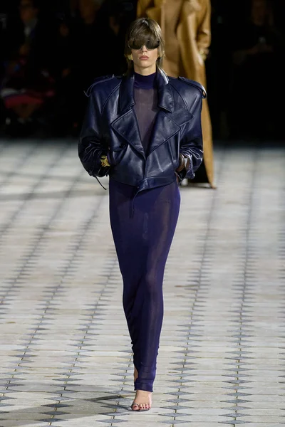 Look 2